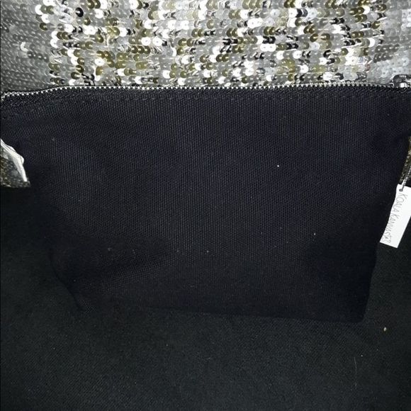 QUIILTED KOALA BLACK AND RED MAKEUP BAG - Picture 2 of 3